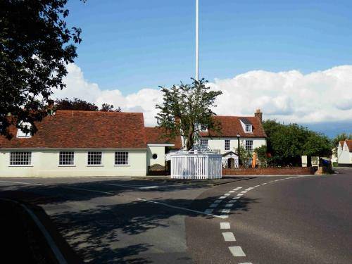 Tollehunt D'Arcy Maypole